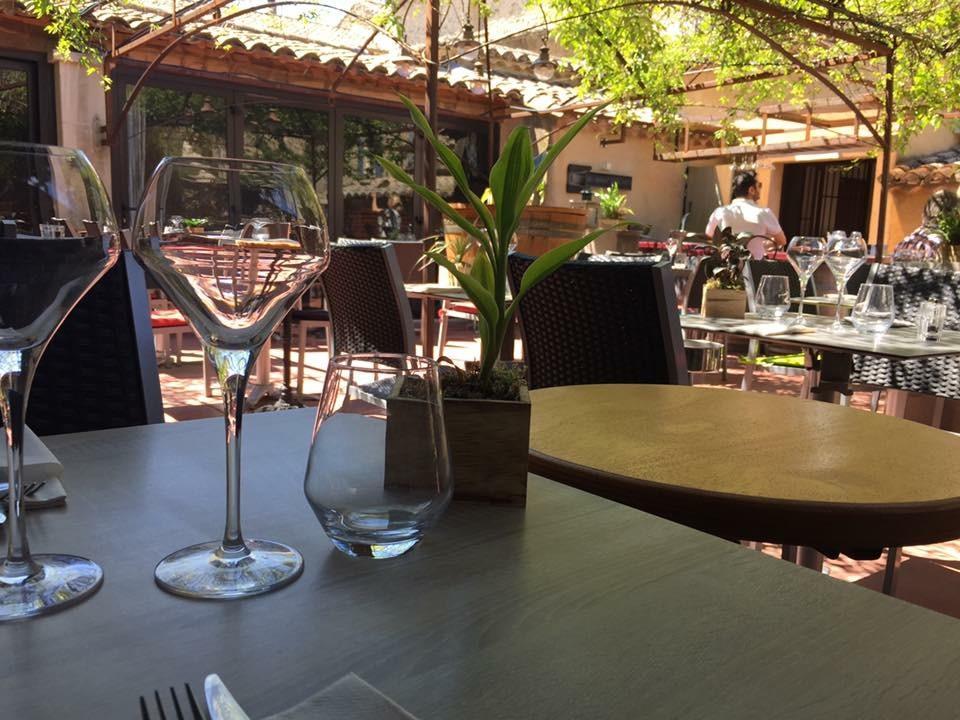 Le Vieux Bistrot Hotel Cabrières-dʼAvignon Екстериор снимка