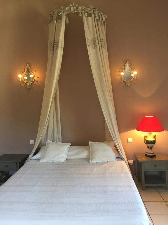 Le Vieux Bistrot Hotel Cabrières-dʼAvignon Екстериор снимка