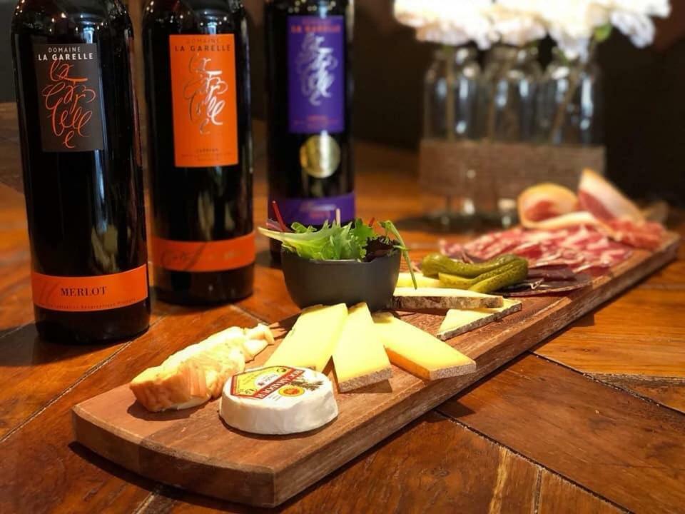 Le Vieux Bistrot Hotel Cabrières-dʼAvignon Екстериор снимка