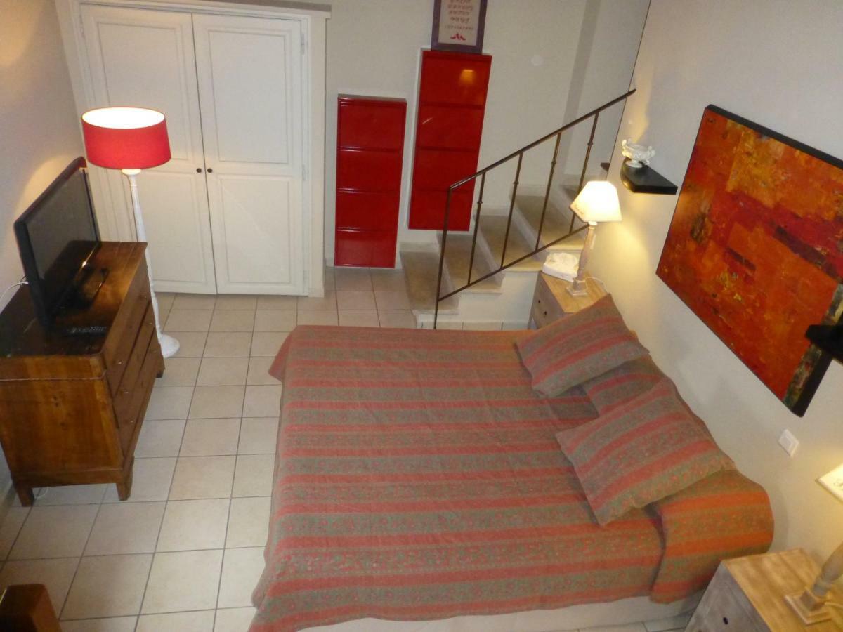 Le Vieux Bistrot Hotel Cabrières-dʼAvignon Екстериор снимка