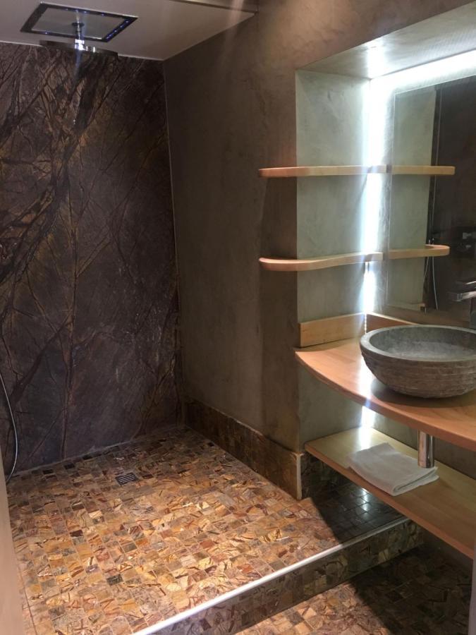 Le Vieux Bistrot Hotel Cabrières-dʼAvignon Екстериор снимка