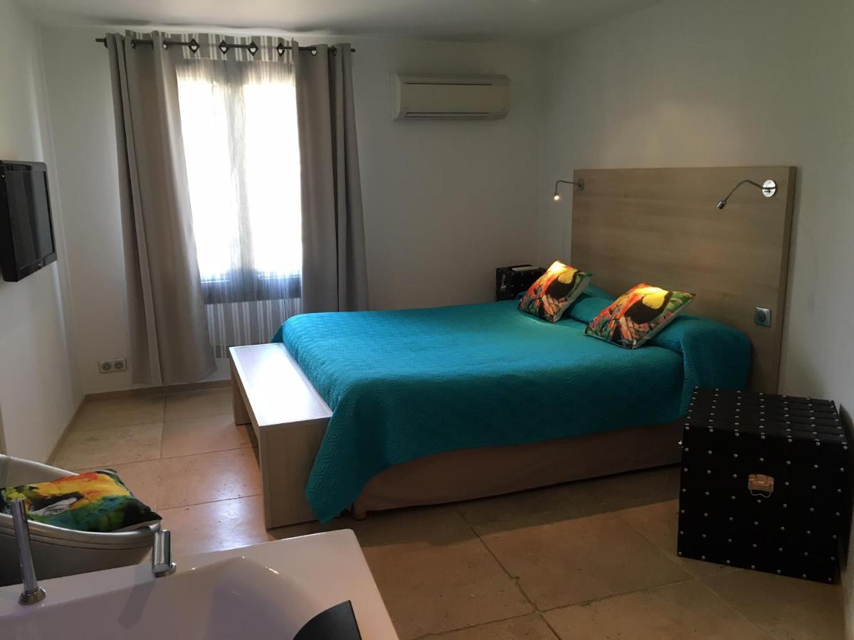 Le Vieux Bistrot Hotel Cabrières-dʼAvignon Екстериор снимка